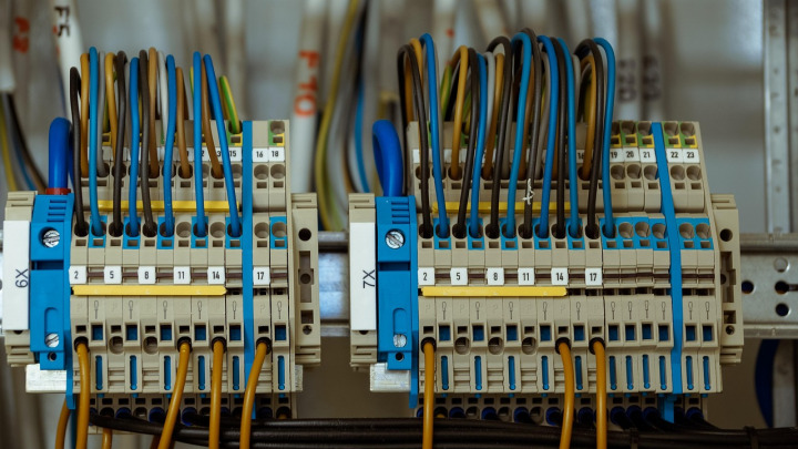Ukholo Projects electrician wiring switchboard panel work